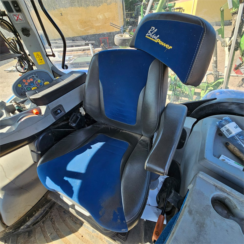 Tracteur agricole New Holland T7.235 Power Command: photos 9