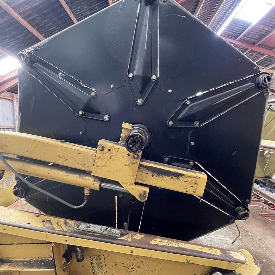 Moissonneuse-batteuse New Holland TX 30: photos 43