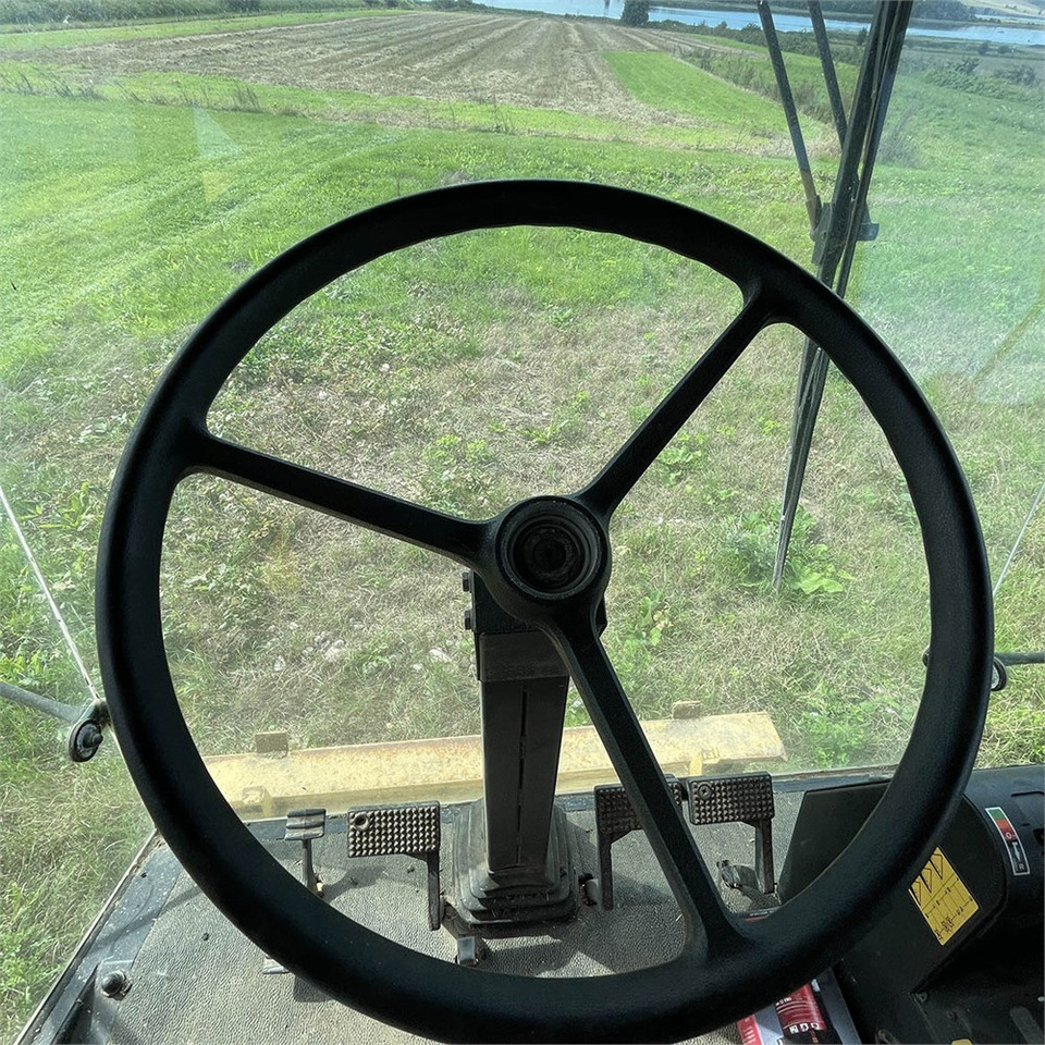 Moissonneuse-batteuse New Holland TX 30: photos 19