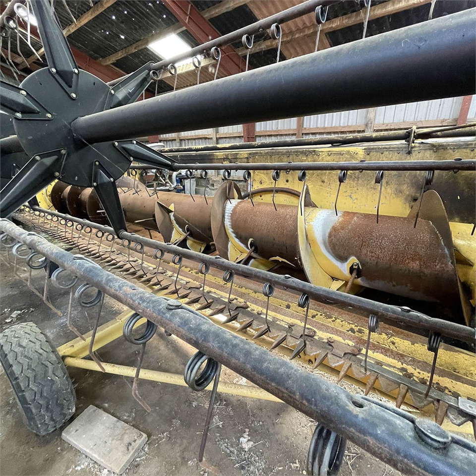 Moissonneuse-batteuse New Holland TX 30: photos 37