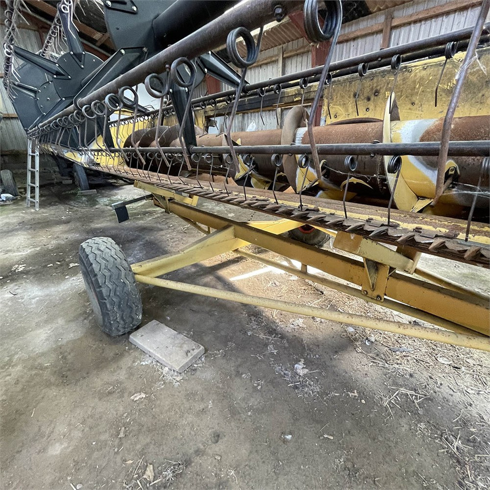 Moissonneuse-batteuse New Holland TX 30: photos 38