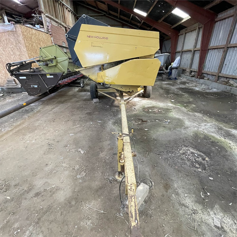 Moissonneuse-batteuse New Holland TX 30: photos 33