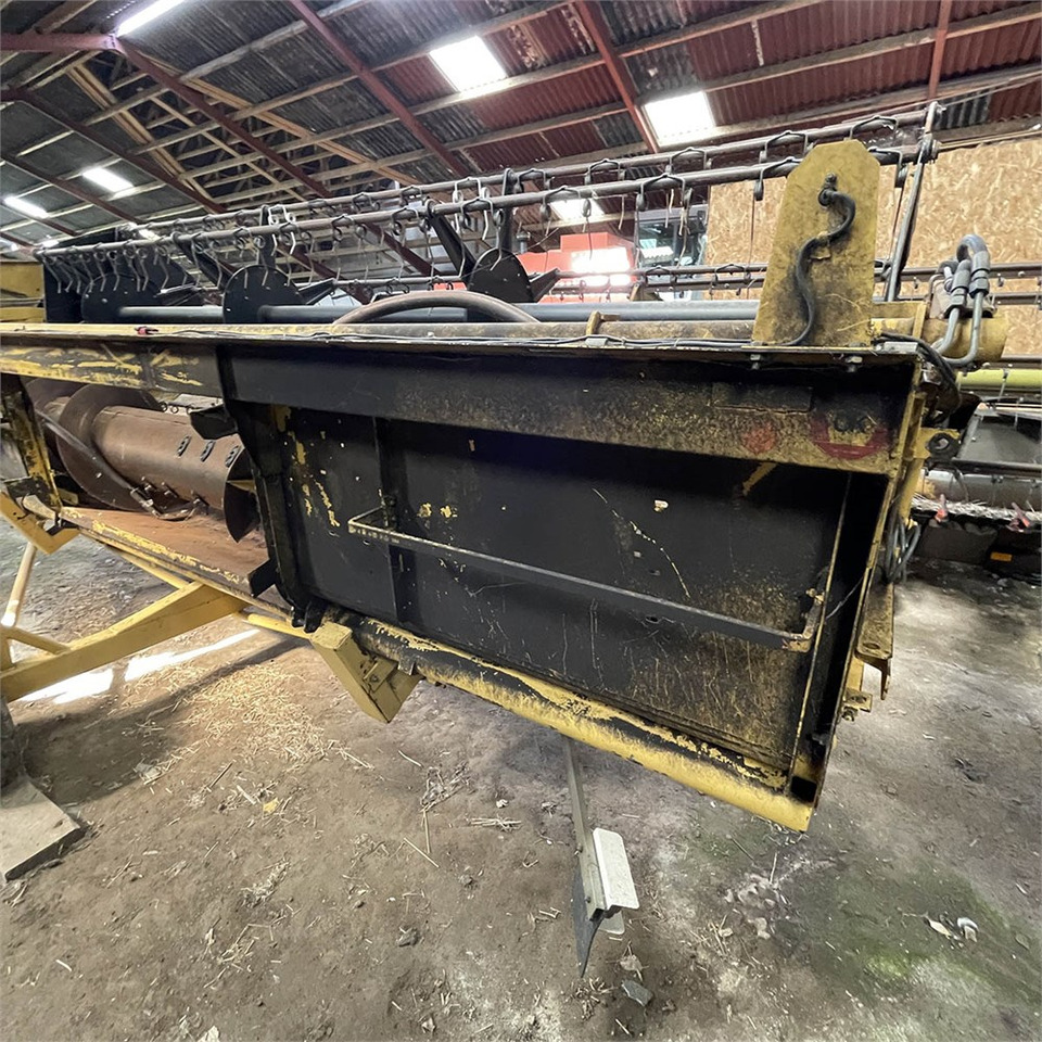 Moissonneuse-batteuse New Holland TX 30: photos 40