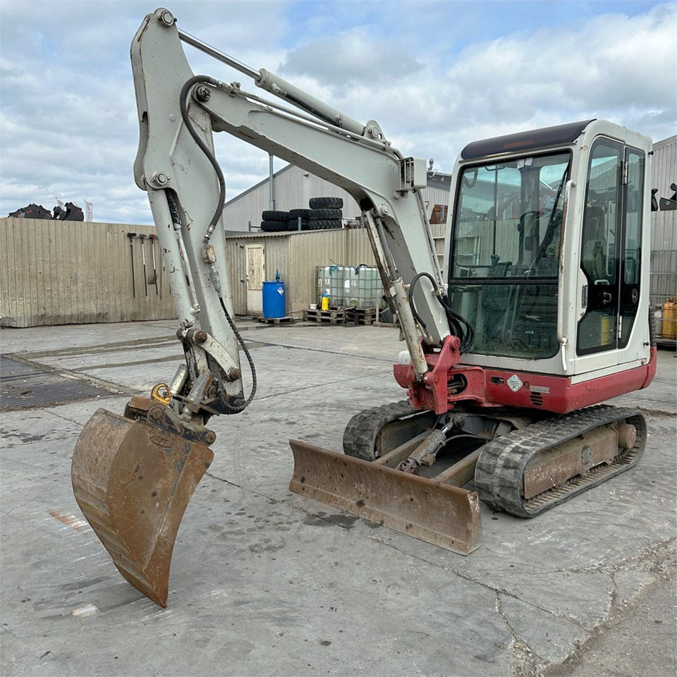 Takeuchi TB125 - Mini pelle: photos 2 Takeuchi TB125 - Mini pelle: photos 2