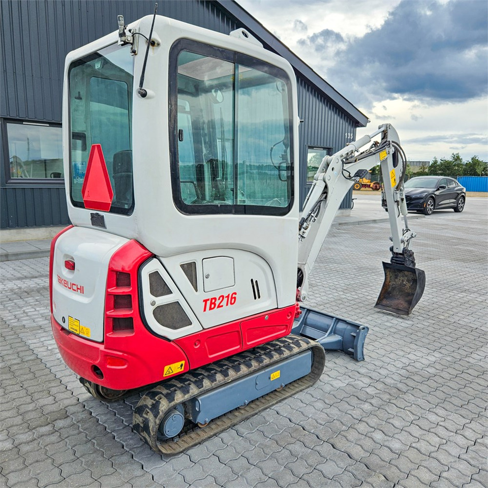 Takeuchi TB216 - Mini pelle: photos 4 Takeuchi TB216 - Mini pelle: photos 4