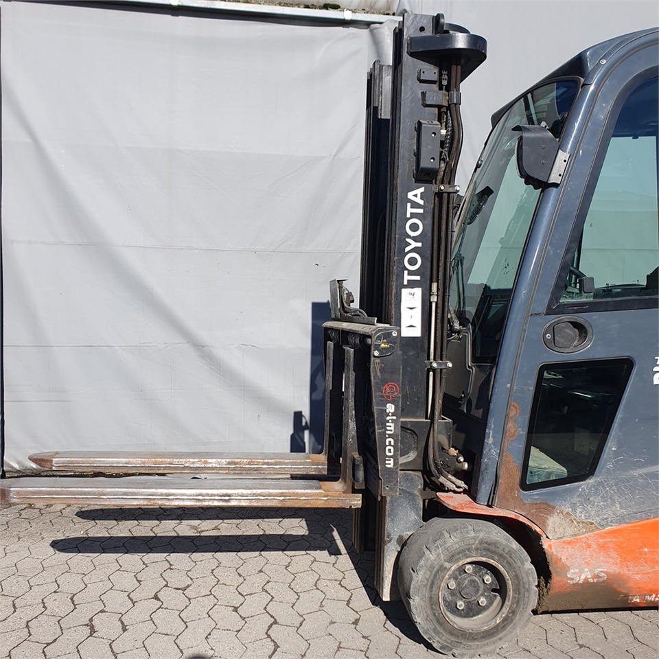 Chariot élévateur Toyota Traigo 20: photos 8