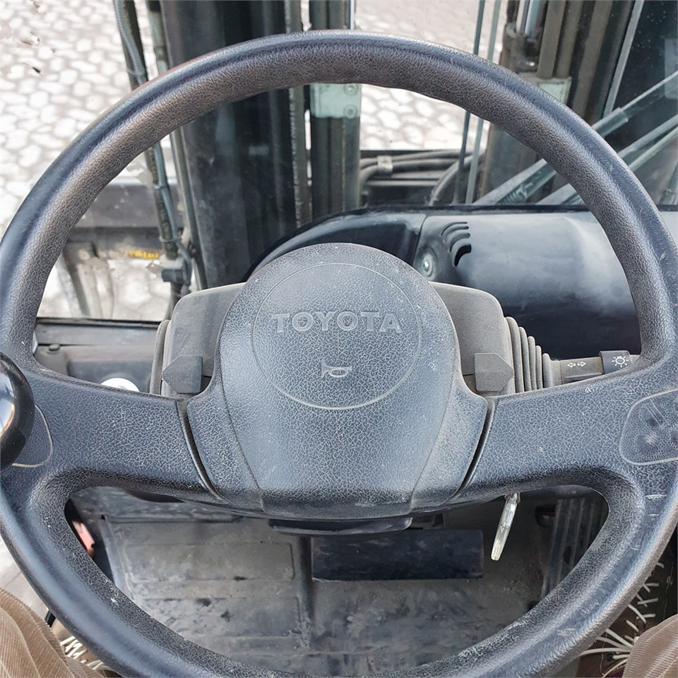 Chariot élévateur Toyota Traigo 20: photos 22