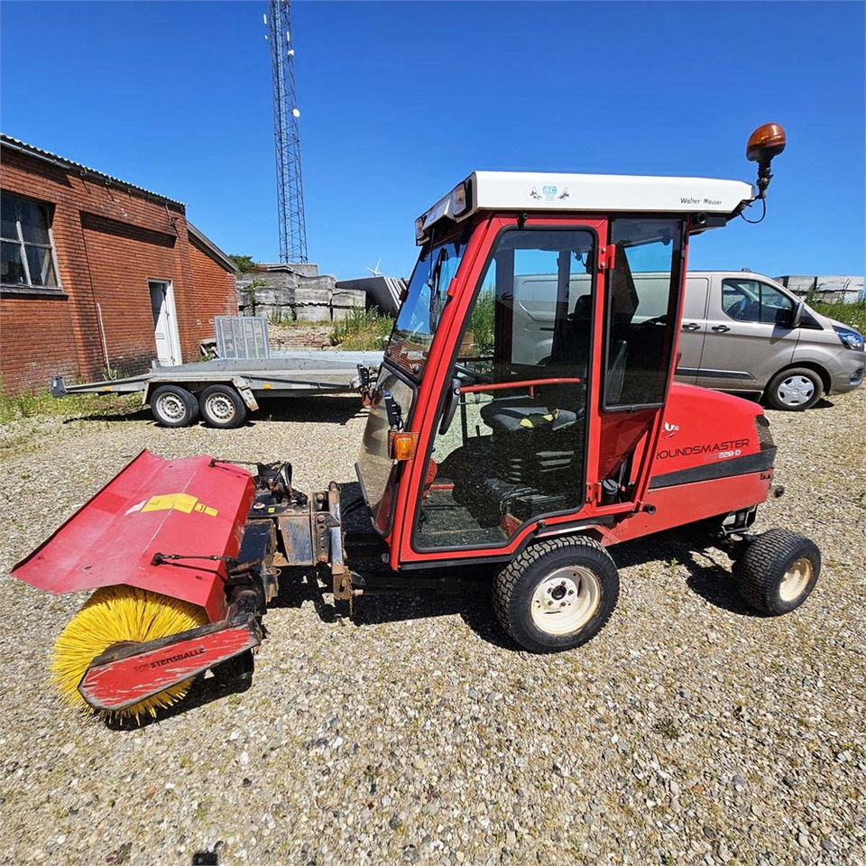 Toro Groundsmaster 228 D - Véhicule de voirie/ Spécial: photos 1 Toro Groundsmaster 228 D - Véhicule de voirie/ Spécial: photos 1