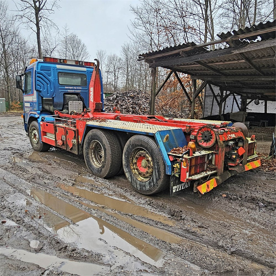 Volvo 420 - Camion ampliroll: photos 4 Volvo 420 - Camion ampliroll: photos 4