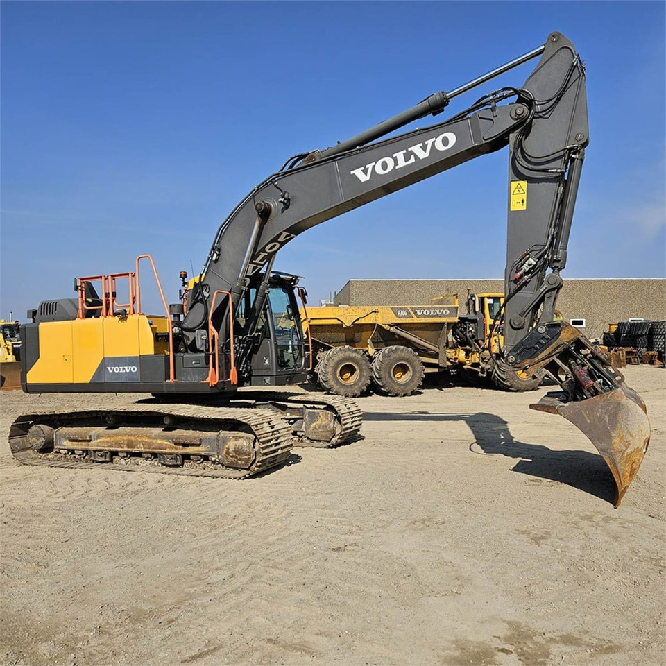 Volvo EC200 EL - Pelle sur chenille: photos 4 Volvo EC200 EL - Pelle sur chenille: photos 4