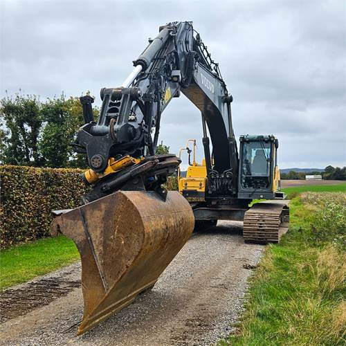 Volvo EC300 DL - Pelle sur chenille: photos 5 Volvo EC300 DL - Pelle sur chenille: photos 5