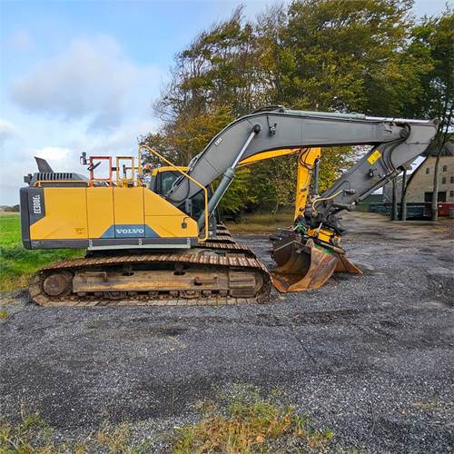Volvo EC300 EL - Pelle sur chenille: photos 2 Volvo EC300 EL - Pelle sur chenille: photos 2