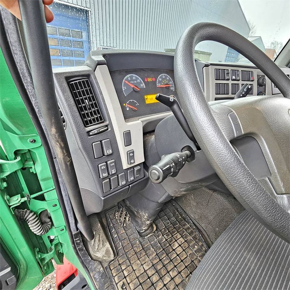 Nettoyeur haute pression Volvo FL 280: photos 36