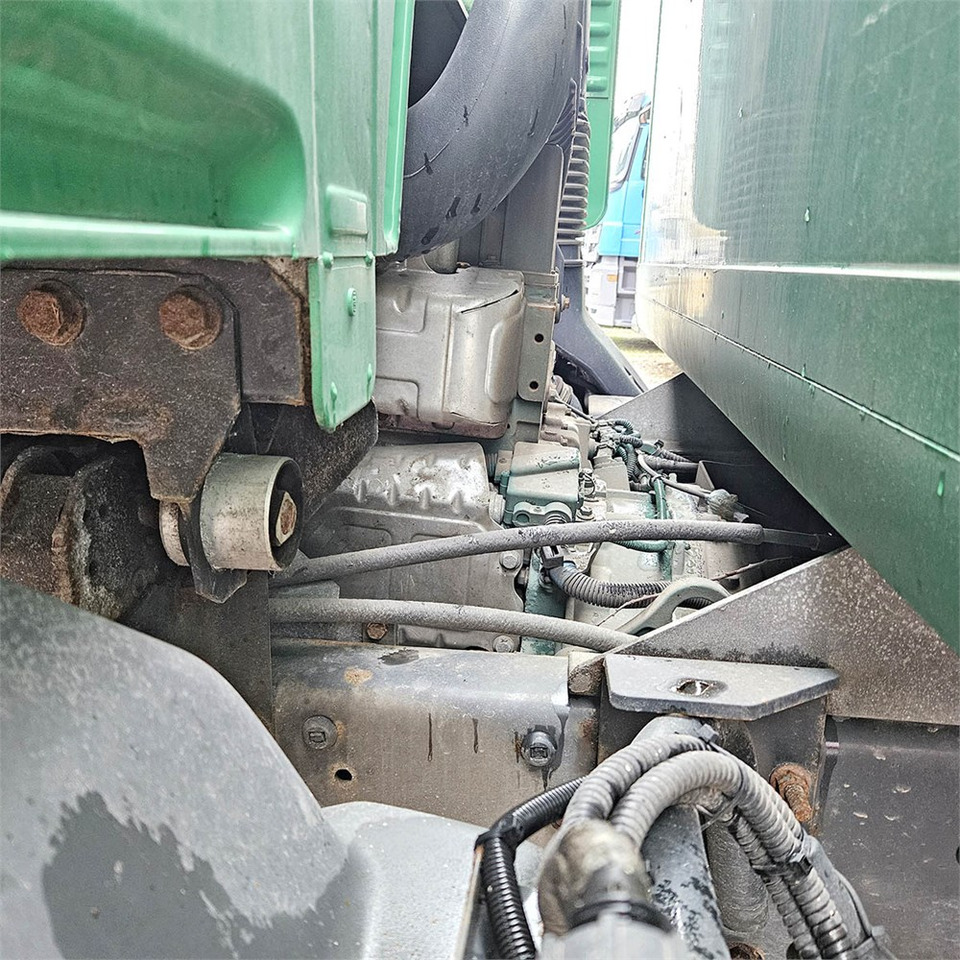 Nettoyeur haute pression Volvo FL 280: photos 40
