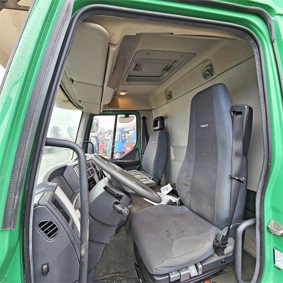 Nettoyeur haute pression Volvo FL 280: photos 28