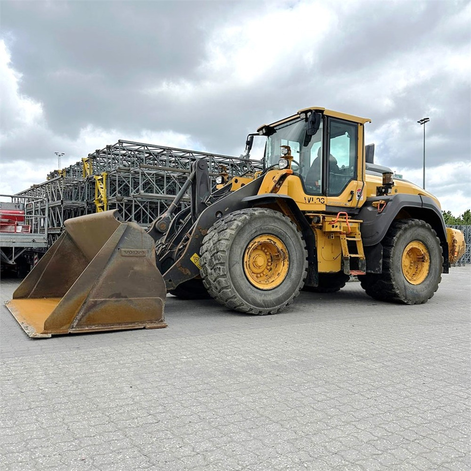 Volvo L120 H - Chargeuse sur pneus: photos 1 Volvo L120 H - Chargeuse sur pneus: photos 1