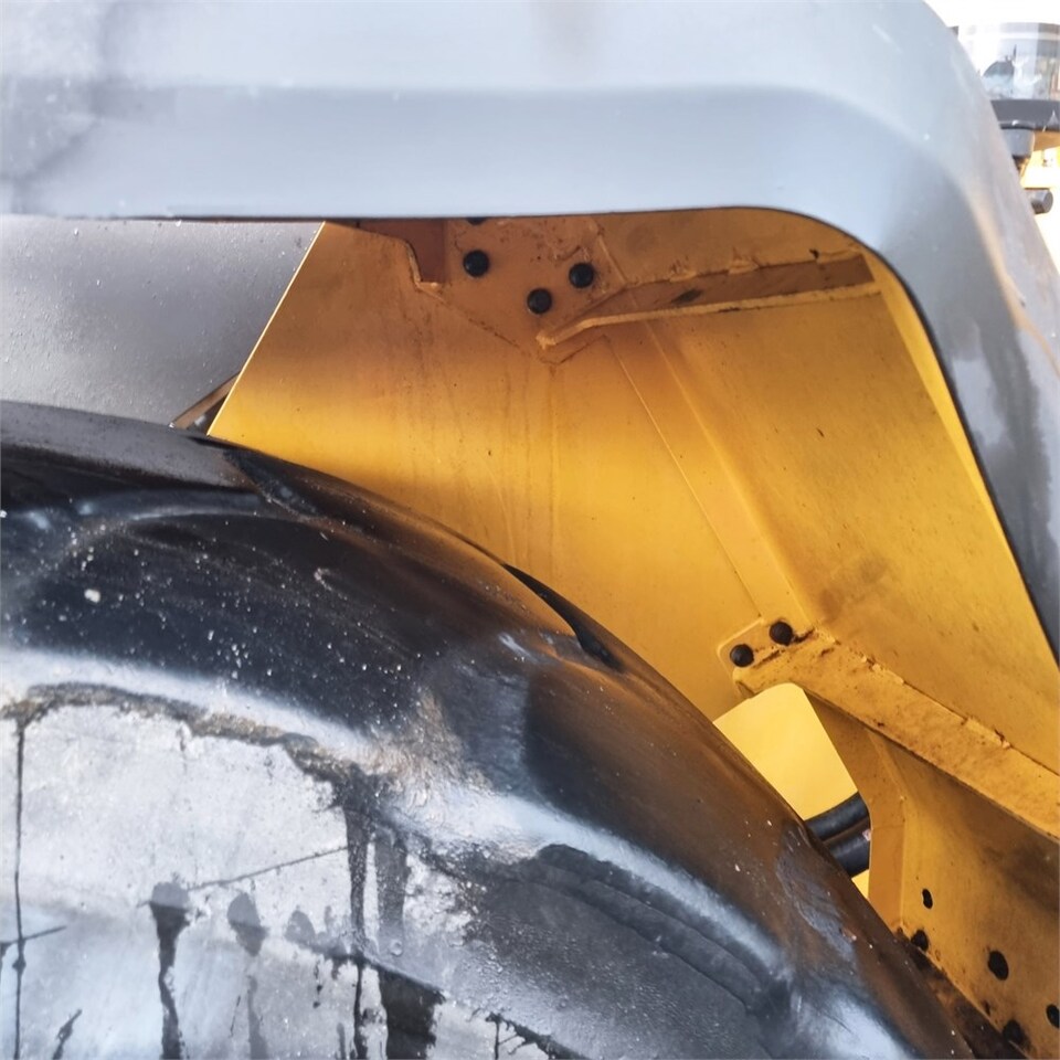 Chargeuse sur pneus Volvo L150G: photos 25