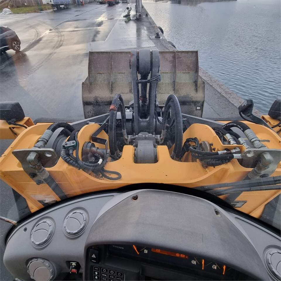 Chargeuse sur pneus Volvo L150G: photos 14