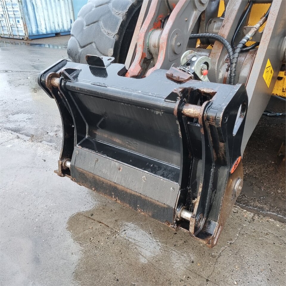 Chargeuse sur pneus Volvo L150G: photos 16