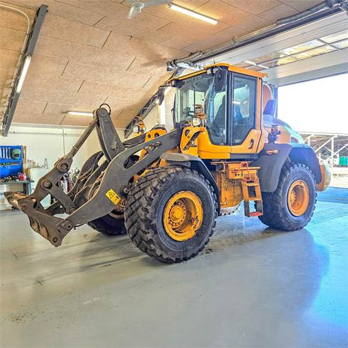 Volvo L90 H - Chargeuse sur pneus: photos 1 Volvo L90 H - Chargeuse sur pneus: photos 1