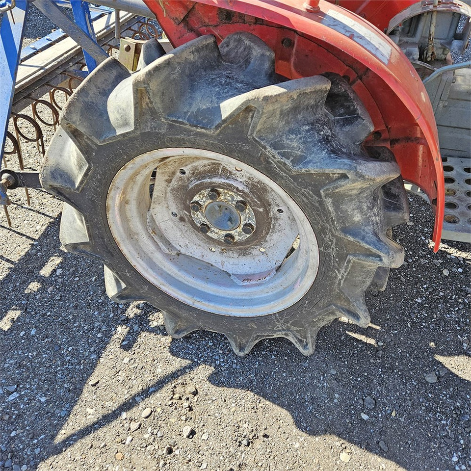 Tracteur communal Yanmar 1510 D: photos 33