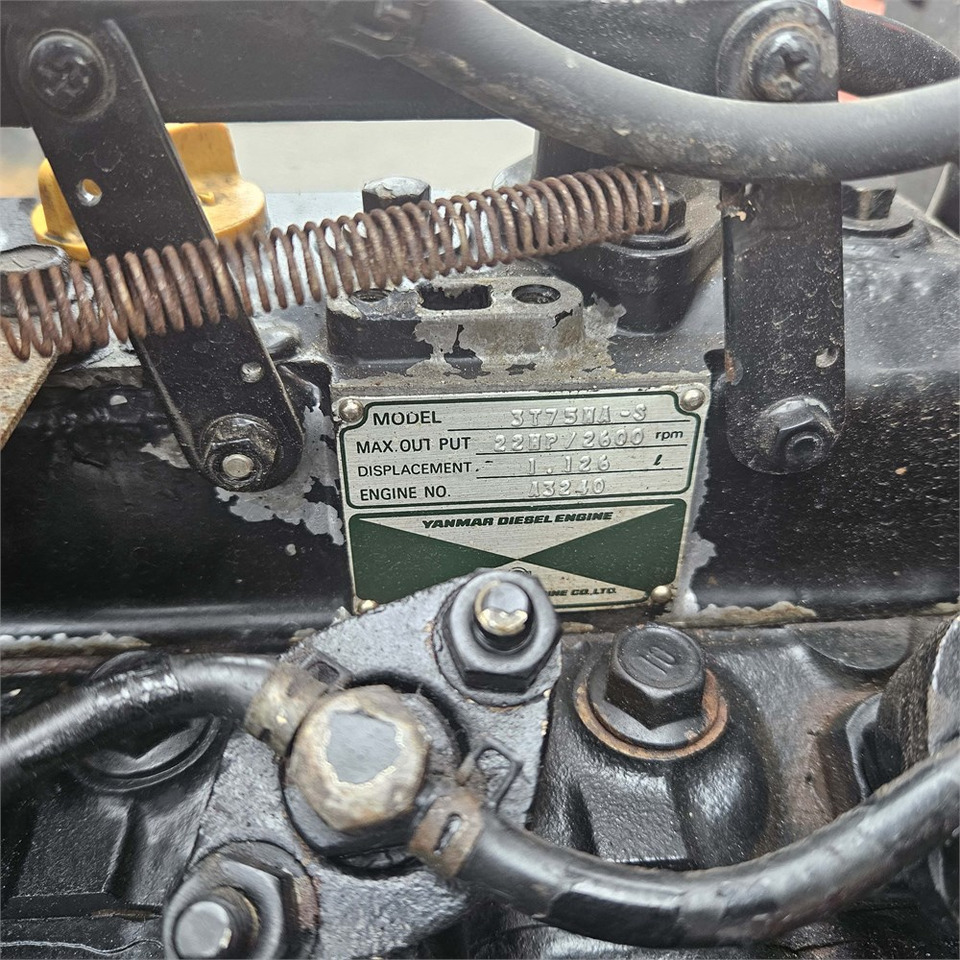 Tracteur communal Yanmar 226 D: photos 31