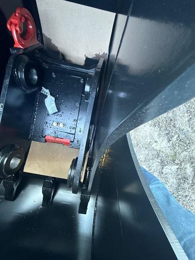 ARDEN EQUIPEMENT ATTACHE RAPIDE AE S060 - Attache rapide pour Engins de chantier: photos 1 ARDEN EQUIPEMENT ATTACHE RAPIDE AE S060 - Attache rapide pour Engins de chantier: photos 1