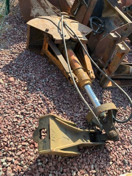 ARDEN EQUIPEMENT LOT EQUIPEMENTS QA 20 - Godet pour pelle pour Engins de chantier: photos 4 ARDEN EQUIPEMENT LOT EQUIPEMENTS QA 20 - Godet pour pelle pour Engins de chantier: photos 4
