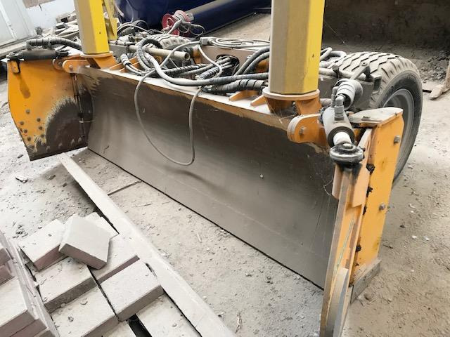 GUTZWILLER FG 20 - Lame pour Bulldozer: photos 1 GUTZWILLER FG 20 - Lame pour Bulldozer: photos 1