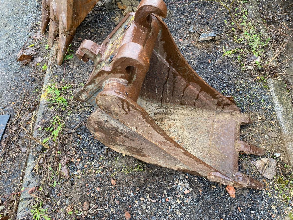 KLAC E - Godet pour pelle: photos 2 KLAC E - Godet pour pelle: photos 2