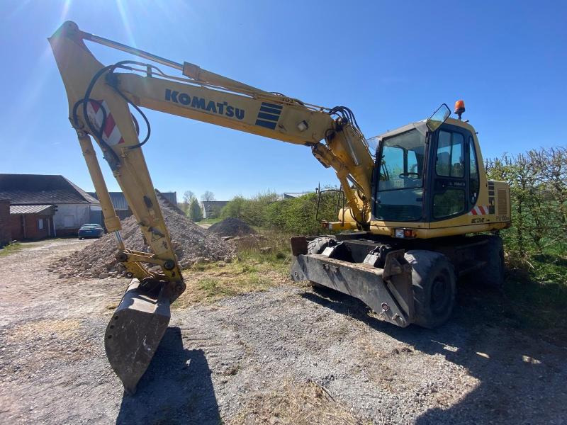 Komatsu PW 130ES-6K - Pelle sur pneus: photos 1 Komatsu PW 130ES-6K - Pelle sur pneus: photos 1