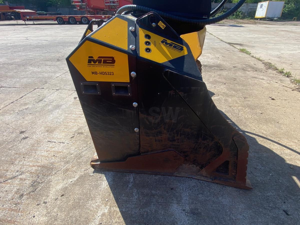 MB HDS 323 - Godet pour chargeur pour Engins de chantier: photos 3 MB HDS 323 - Godet pour chargeur pour Engins de chantier: photos 3