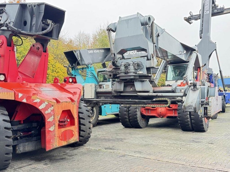 CVS Ferrari F328PB - Reach stacker: photos 2 CVS Ferrari F328PB - Reach stacker: photos 2