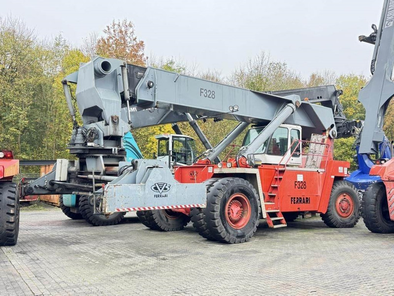 CVS Ferrari F328PB - Reach stacker: photos 1 CVS Ferrari F328PB - Reach stacker: photos 1
