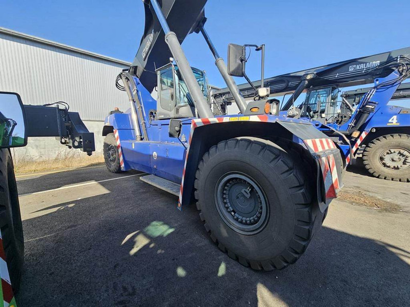 Kalmar DRG420-60S5 - Reach stacker: photos 4 Kalmar DRG420-60S5 - Reach stacker: photos 4