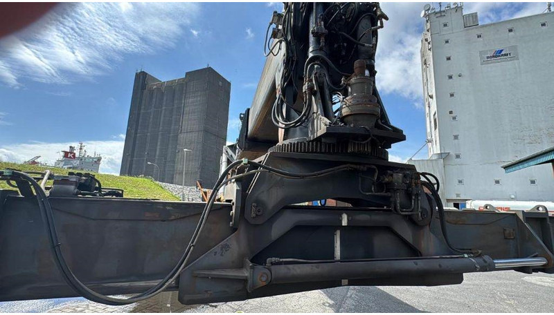 Reach stacker Kalmar Valmet RSD4118-4TL: photos 6