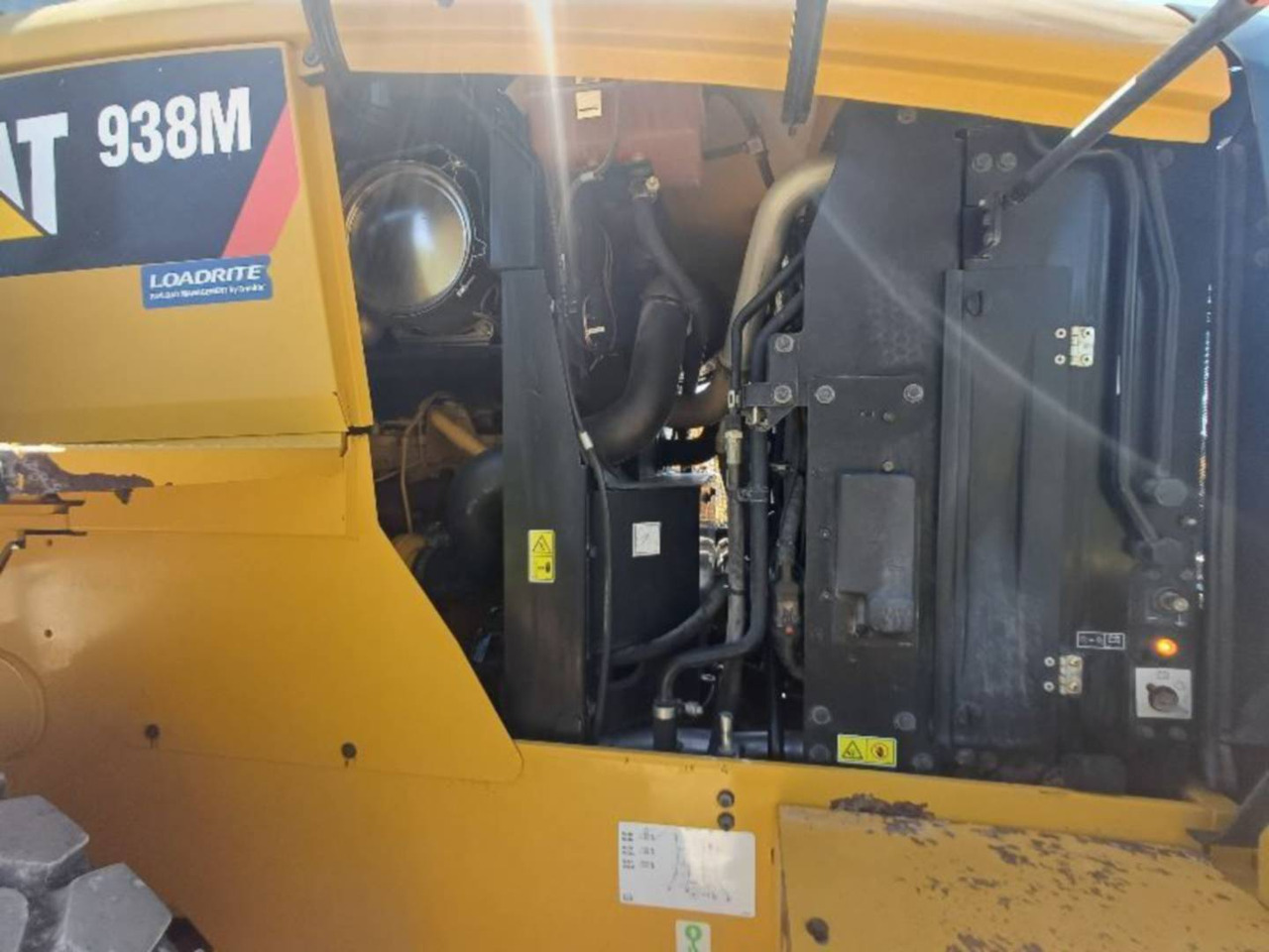 Chargeuse sur pneus CAT 938M: photos 10