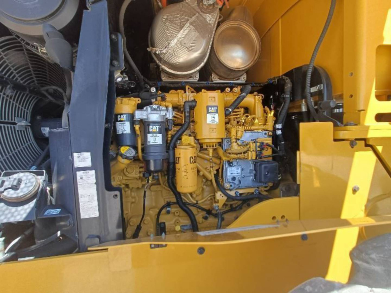 Chargeuse sur pneus CAT 938M: photos 9
