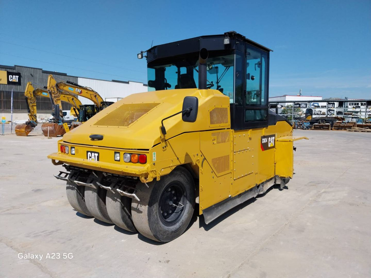 CAT CW34 - Compacteur à pieds de mouton/ Monocylindre: photos 3 CAT CW34 - Compacteur à pieds de mouton/ Monocylindre: photos 3