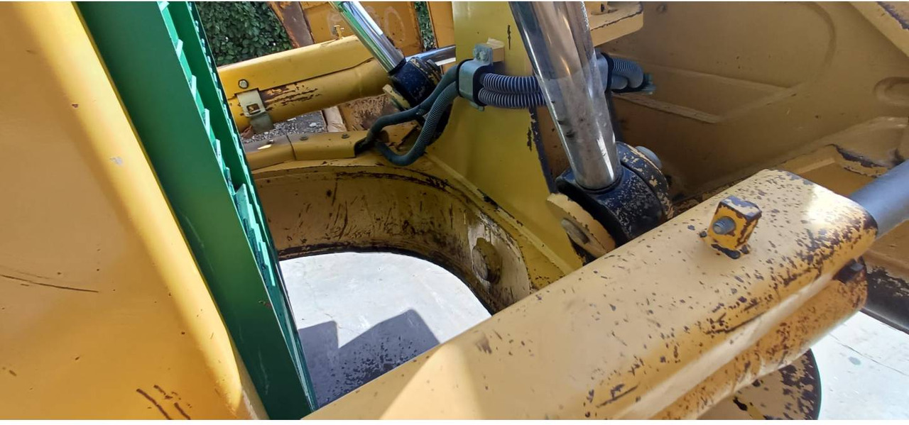 Bulldozer CAT D6T3B XW: photos 18 Bulldozer CAT D6T3B XW: photos 18