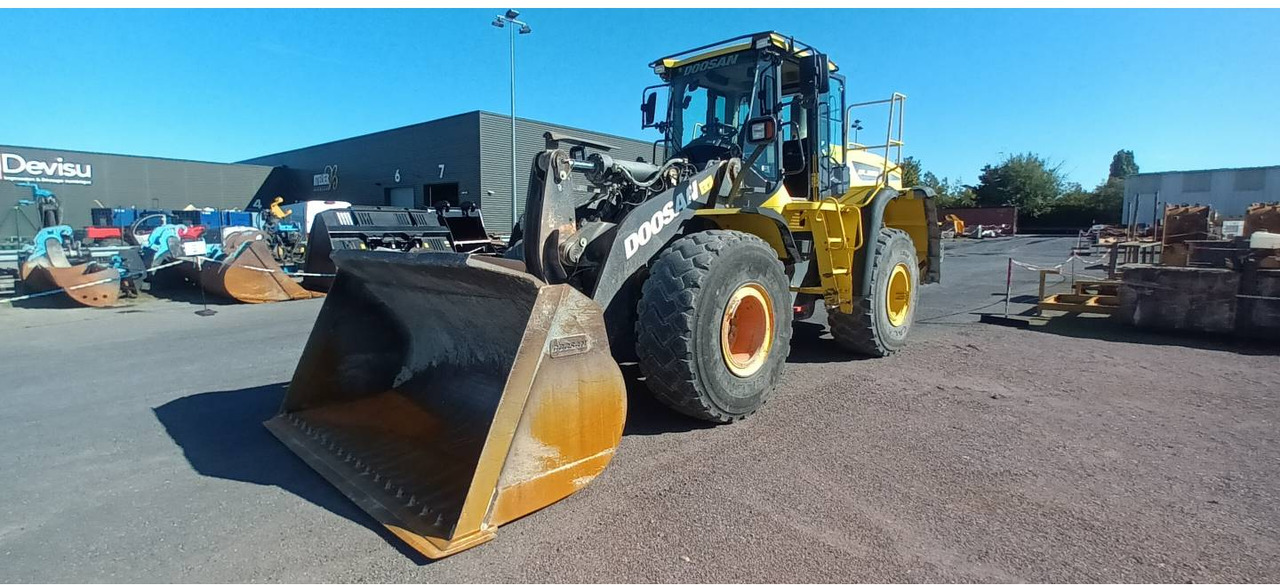 DOOSAN INFRACORE AMERICA CORP. DL300.5 - Chargeuse sur pneus: photos 1 DOOSAN INFRACORE AMERICA CORP. DL300.5 - Chargeuse sur pneus: photos 1