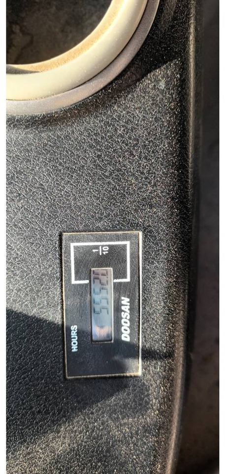 DOOSAN INFRACORE AMERICA CORP. DL300.5 - Chargeuse sur pneus: photos 5 DOOSAN INFRACORE AMERICA CORP. DL300.5 - Chargeuse sur pneus: photos 5