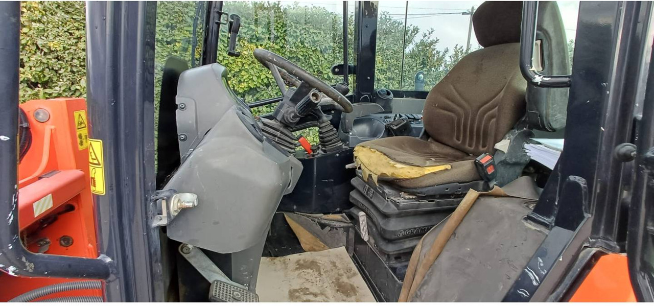 KUBOTA TRACTOR CORPORATION R065 - Chargeuse sur pneus: photos 5 KUBOTA TRACTOR CORPORATION R065 - Chargeuse sur pneus: photos 5