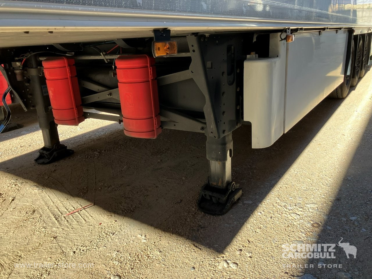 SCHMITZ Semiremolque Frigo Standard Double deck - Semi-remorque isothermique: photos 2 SCHMITZ Semiremolque Frigo Standard Double deck - Semi-remorque isothermique: photos 2