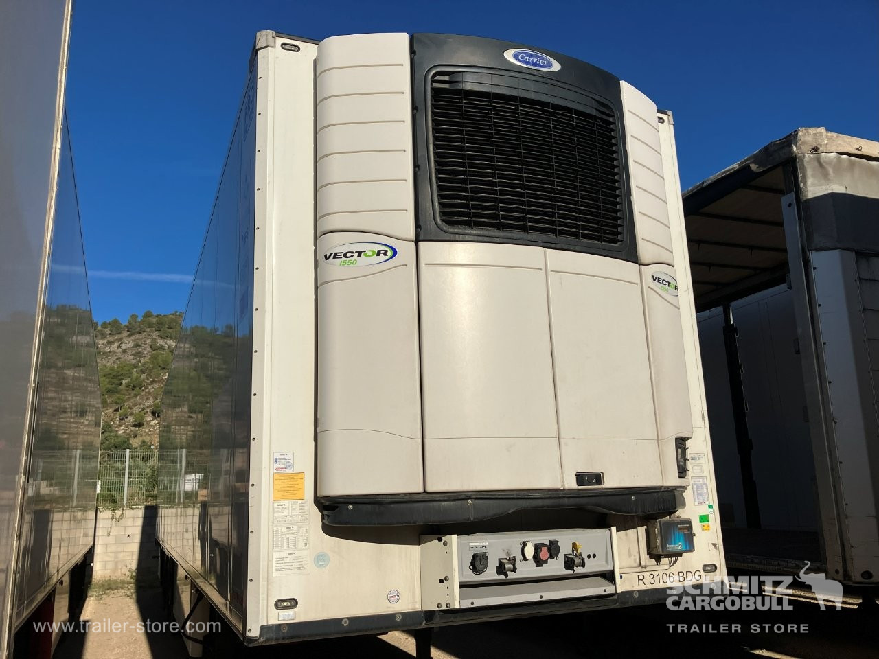 SCHMITZ Semiremolque Frigo Standard Double deck - Semi-remorque isothermique: photos 1 SCHMITZ Semiremolque Frigo Standard Double deck - Semi-remorque isothermique: photos 1