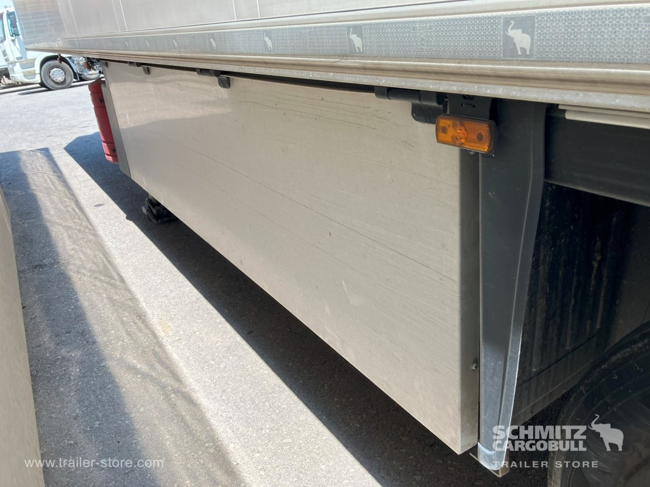 SCHMITZ Semiremolque Frigo Standard Double deck en leasing occasion SCHMITZ Semiremolque Frigo Standard Double deck: photos 13 SCHMITZ Semiremolque Frigo Standard Double deck en leasing occasion SCHMITZ Semiremolque Frigo Standard Double deck: photos 13