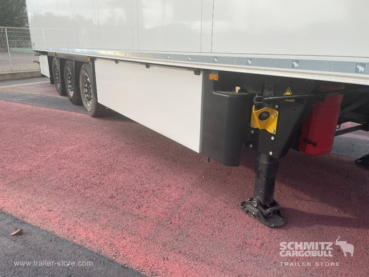 SCHMITZ Semiremolque Frigo Standard - Semi-remorque isothermique: photos 3 SCHMITZ Semiremolque Frigo Standard - Semi-remorque isothermique: photos 3