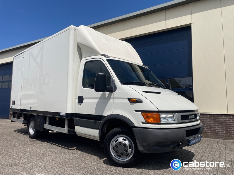 Iveco 40C12 Daily 4x2 Bakwagen Euro 3 - Bouwjaar 2003 - APK tot 10-05-2026 -Handgeschakelde versnellingsbak - Fourgon grand volume: photos 1 Iveco 40C12 Daily 4x2 Bakwagen Euro 3 - Bouwjaar 2003 - APK tot 10-05-2026 -Handgeschakelde versnellingsbak - Fourgon grand volume: photos 1