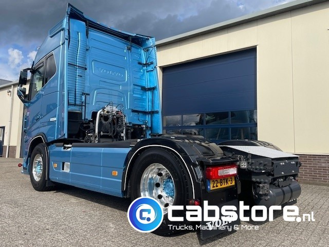Volvo FH 460 4x2 Tractor Euro 6 (E) - Showtruck - Bouwjaar 2023 - Km 324.389 - Vloeistof pomp/PTO - VEB+ - Zeer goede conditie !! - Tracteur routier: photos 3 Volvo FH 460 4x2 Tractor Euro 6 (E) - Showtruck - Bouwjaar 2023 - Km 324.389 - Vloeistof pomp/PTO - VEB+ - Zeer goede conditie !! - Tracteur routier: photos 3