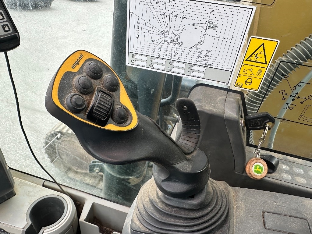 Pelle sur chenille CAT 312E: photos 18
